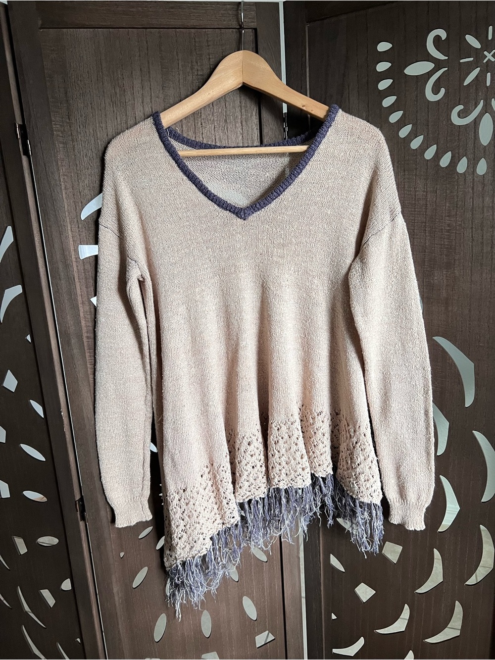 V-neck Beige Knit Fringe Hem Sweater